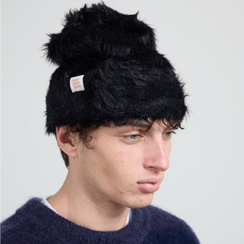 Bisous Fake Fur Beanie - Black - Streetart.fr
