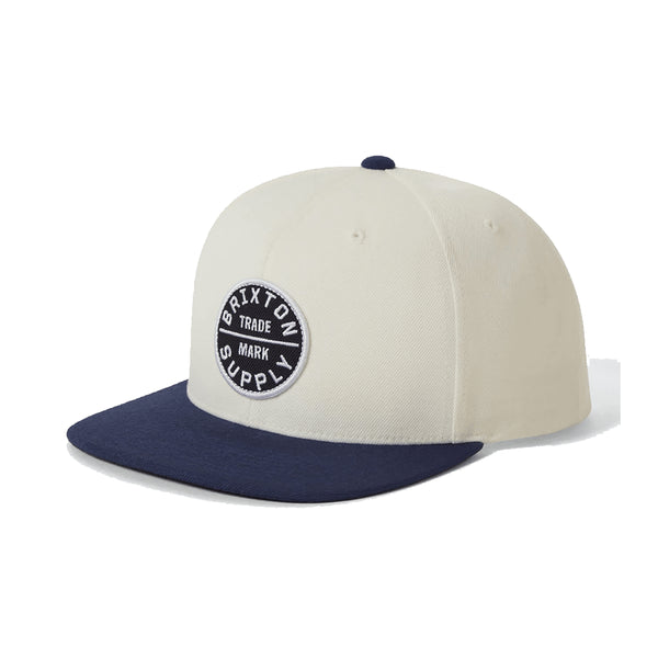 Brixton Oath III Snapback Cap - Off White / Midnight Blue - Streetart.fr