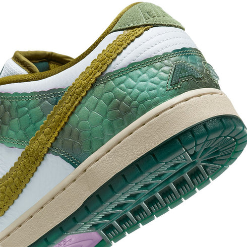 Nike Sb Dunk Low Pro Qs Alexis Sablone - Oil Green / Desert Moss - White - Streetart.fr
