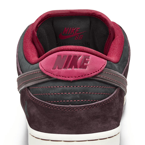 Nike Sb Dunk Low Pro Qs Riot Skateshop Mahogany / Dark Beetroot - Team Red - Streetart.fr