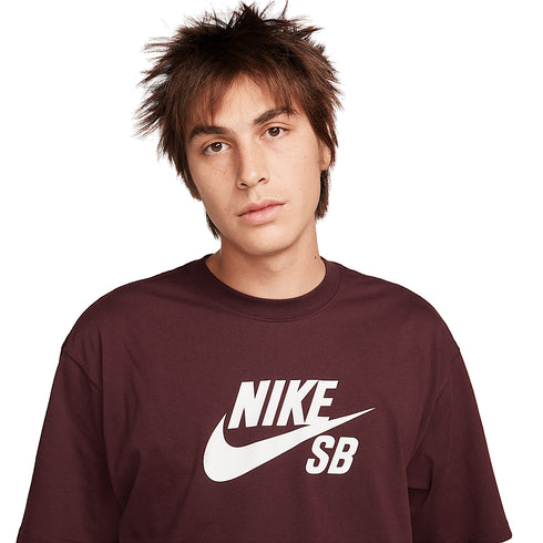 Nike SB Tee Logo Hbr Burgundy Crush - Streetart.fr
