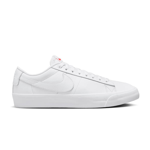 Nike Sb Zoom Blazer Low Pro Gt Iso - White / White - White - White - Streetart.fr