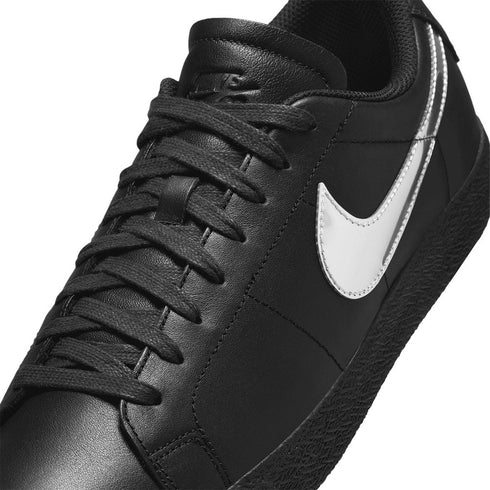 Nike Sb Zoom Blazer Low Pro Qs Dancer - Black / Metallic Silver - Black Hj6703 - 001 - Streetart.fr