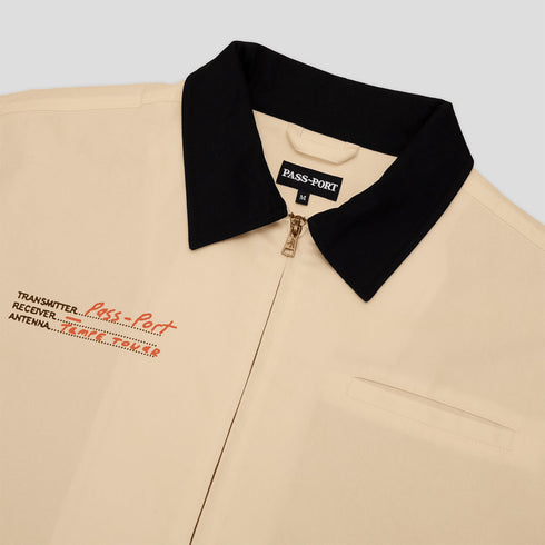 Passport Workers Radio Silence - Stone - Streetart.fr